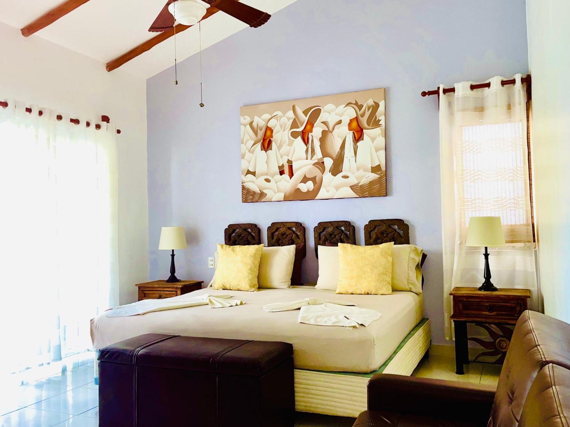 Deluxe Budget Balcony With Swimming Pool Air Conditioning And Parking Pensión 3*