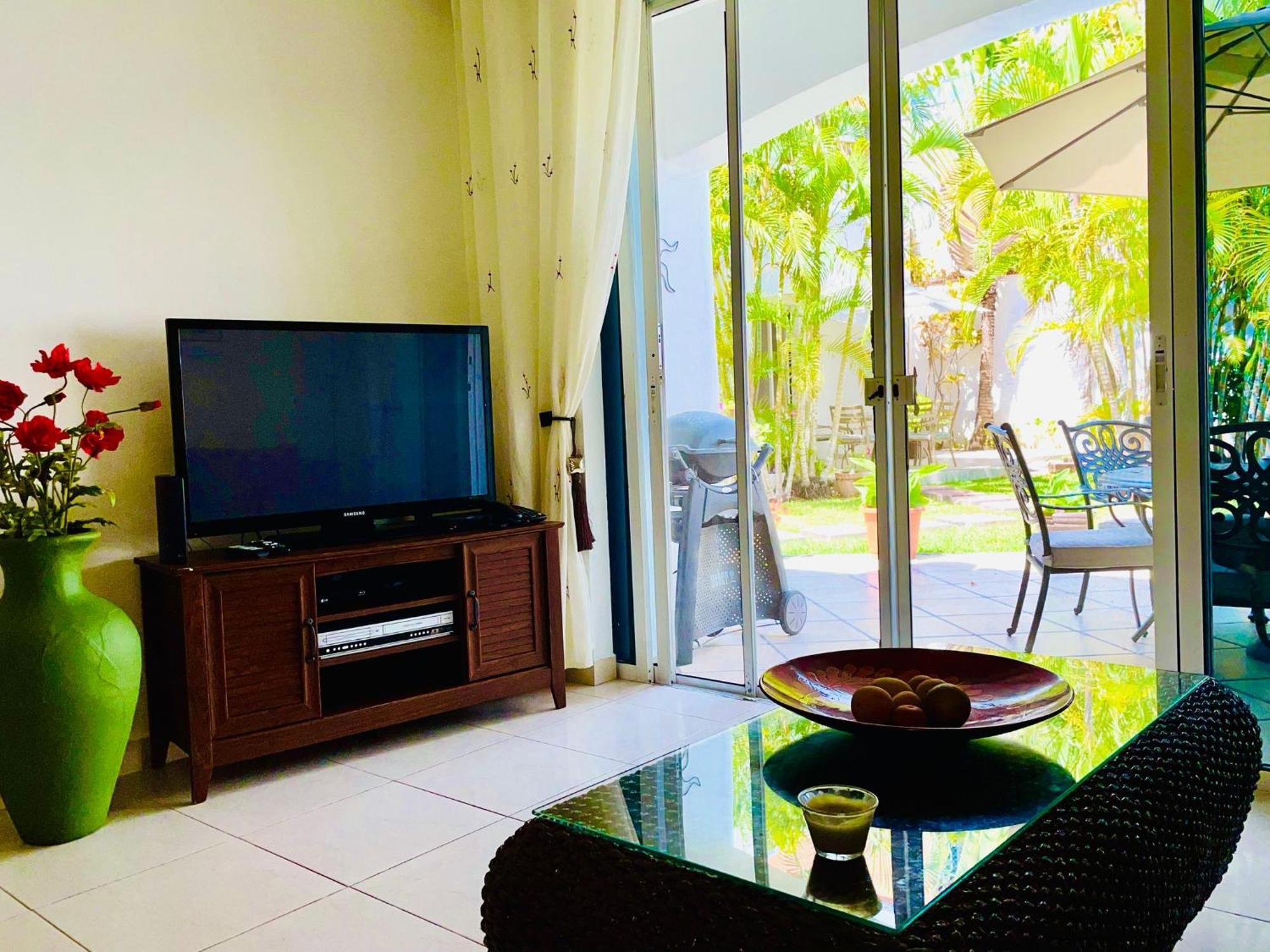 Pensión Deluxe Budget Balcony With Swimming Pool Air Conditioning And Parking 3*