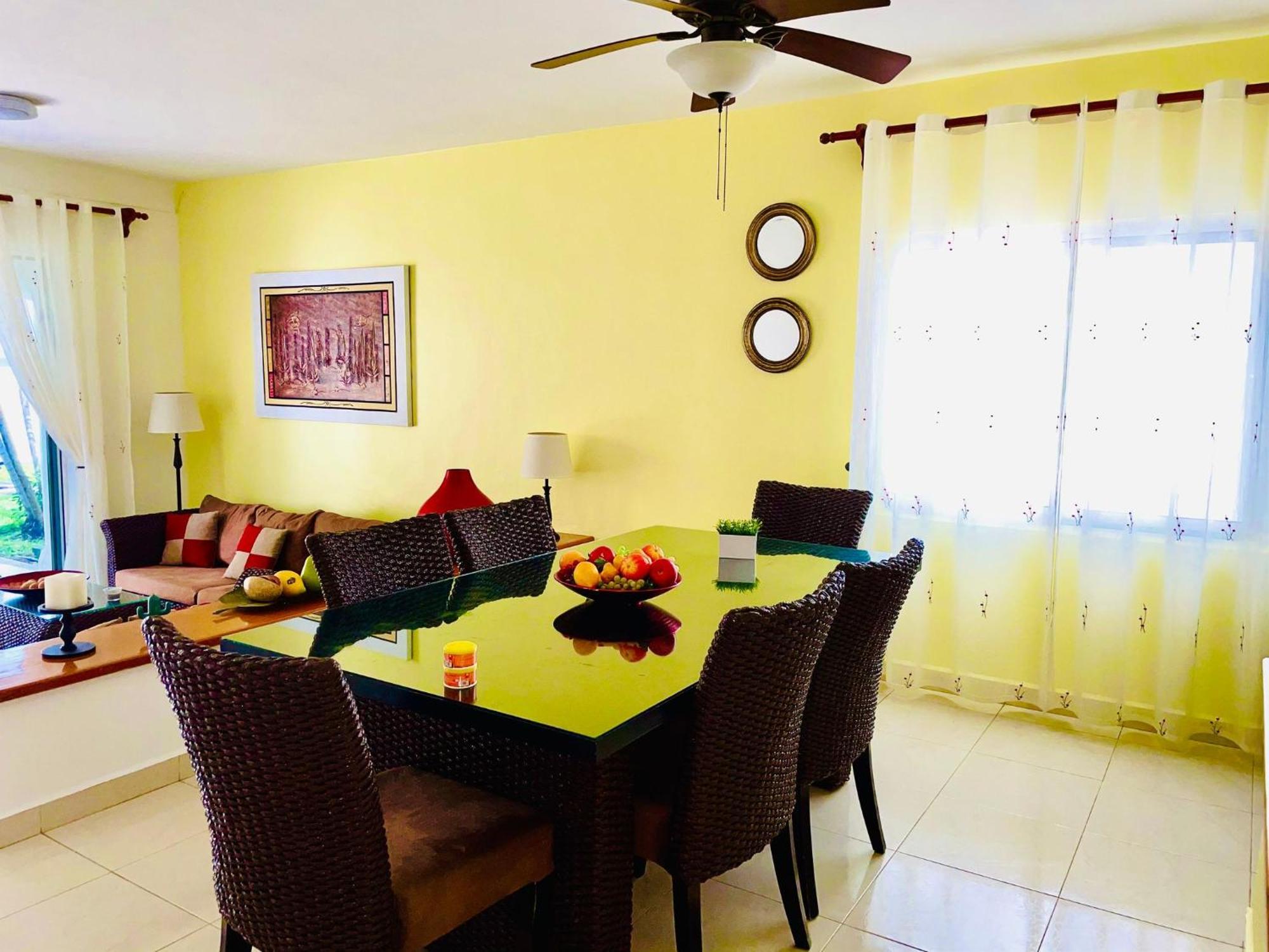 Deluxe Budget Balcony With Swimming Pool Air Conditioning And Parking Pensión 3*