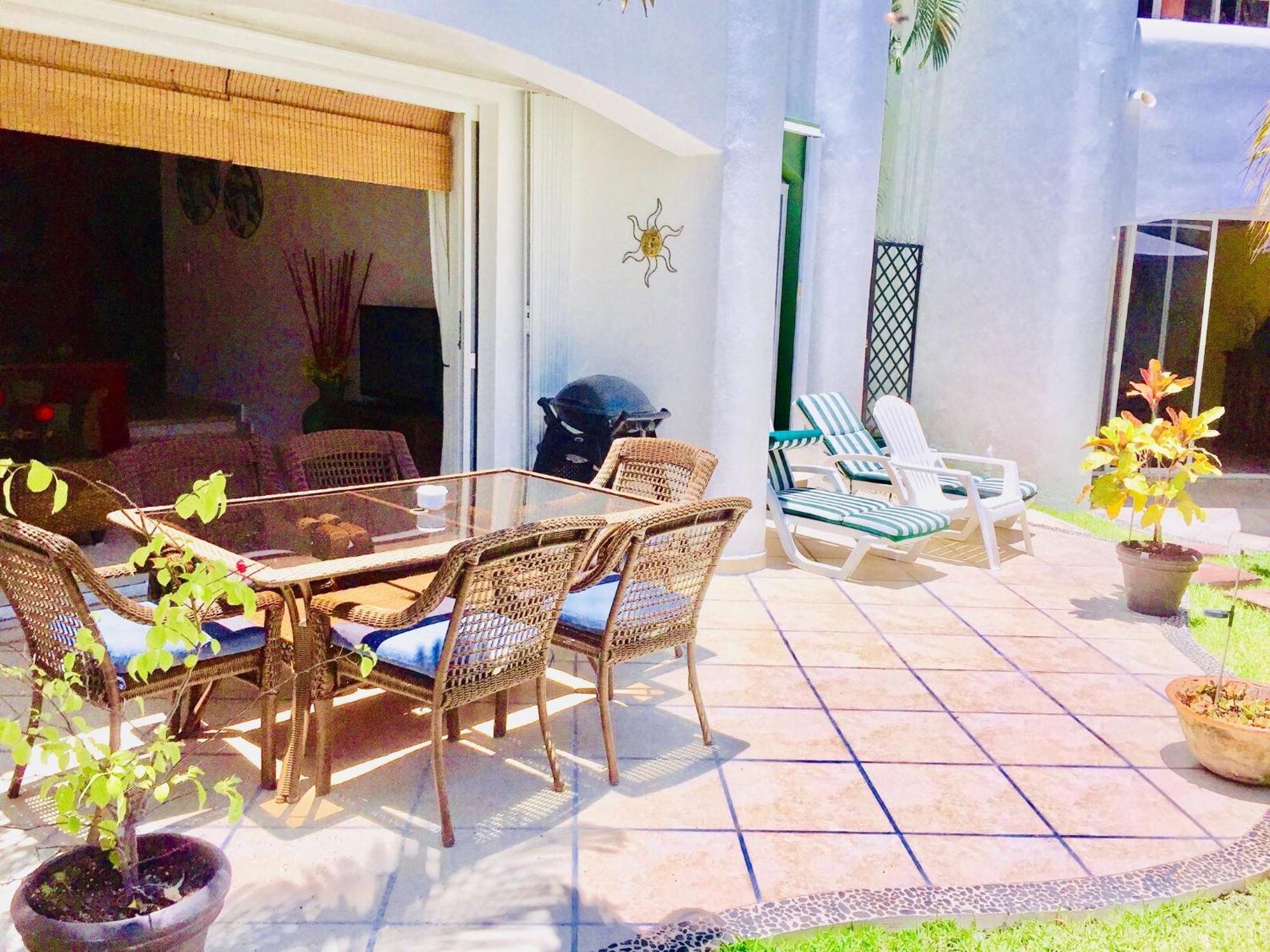 Pensión Deluxe Budget Balcony With Swimming Pool Air Conditioning And Parking 3*