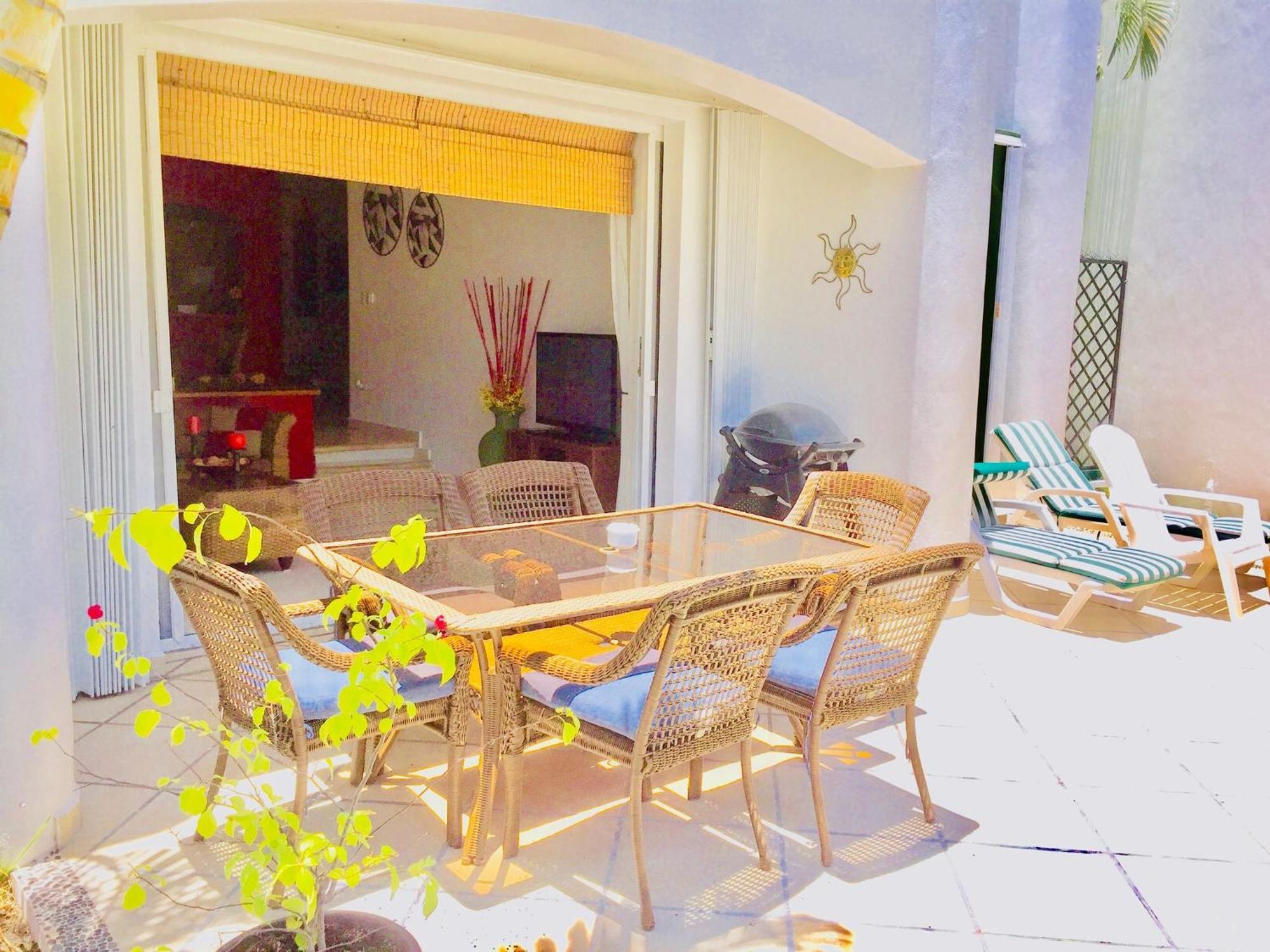 Pensión Deluxe Budget Balcony With Swimming Pool Air Conditioning And Parking 3*