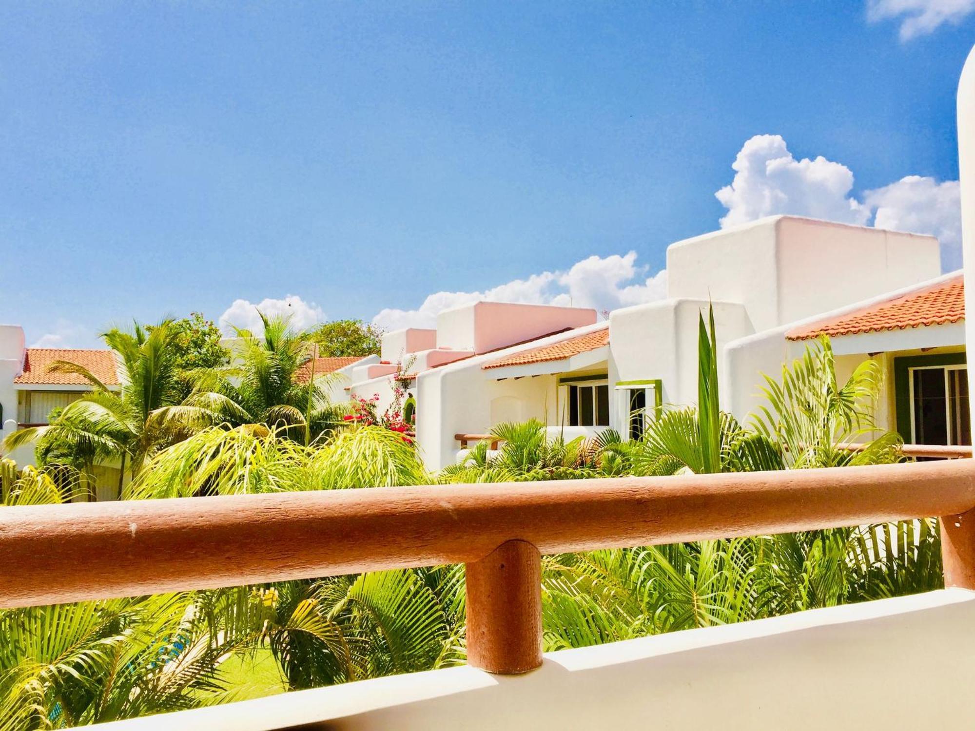 Pensión Deluxe Budget Balcony With Swimming Pool Air Conditioning And Parking Playa del Carmen