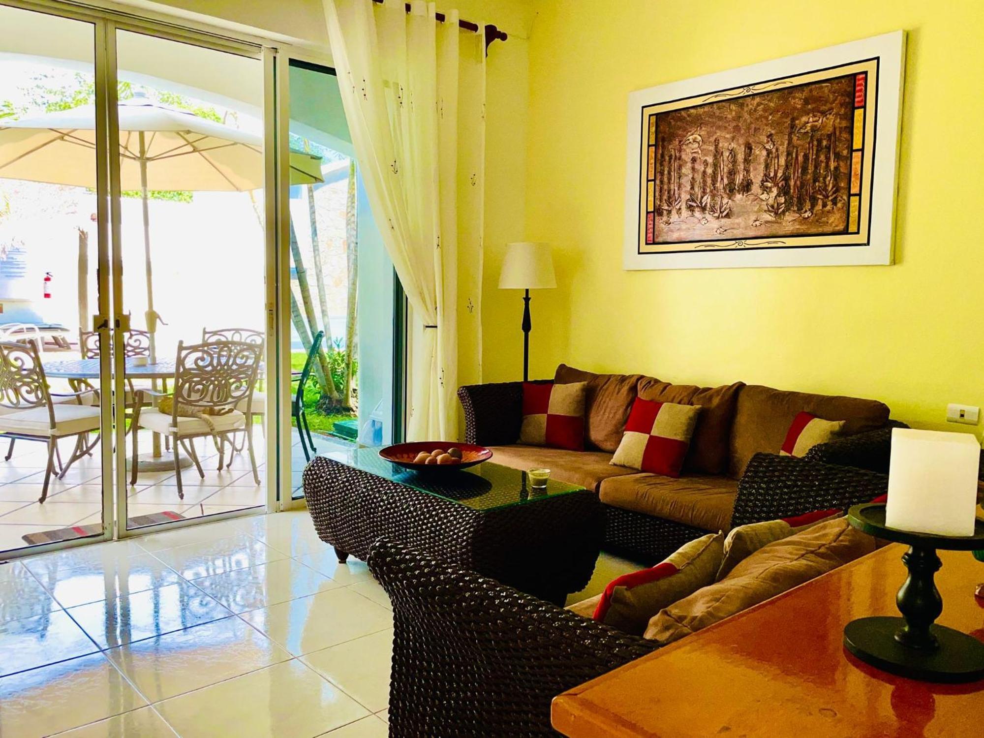 Deluxe Budget Balcony With Swimming Pool Air Conditioning And Parking Pensión Playa del Carmen