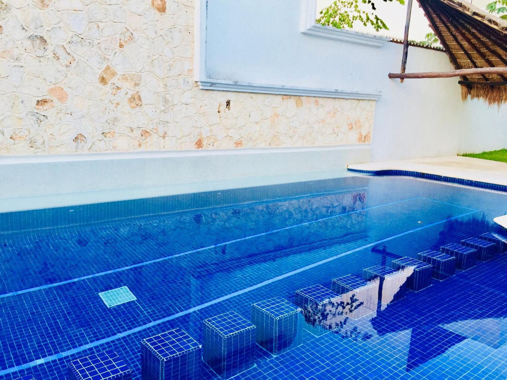Pensión Deluxe Budget Balcony With Swimming Pool Air Conditioning And Parking 3*